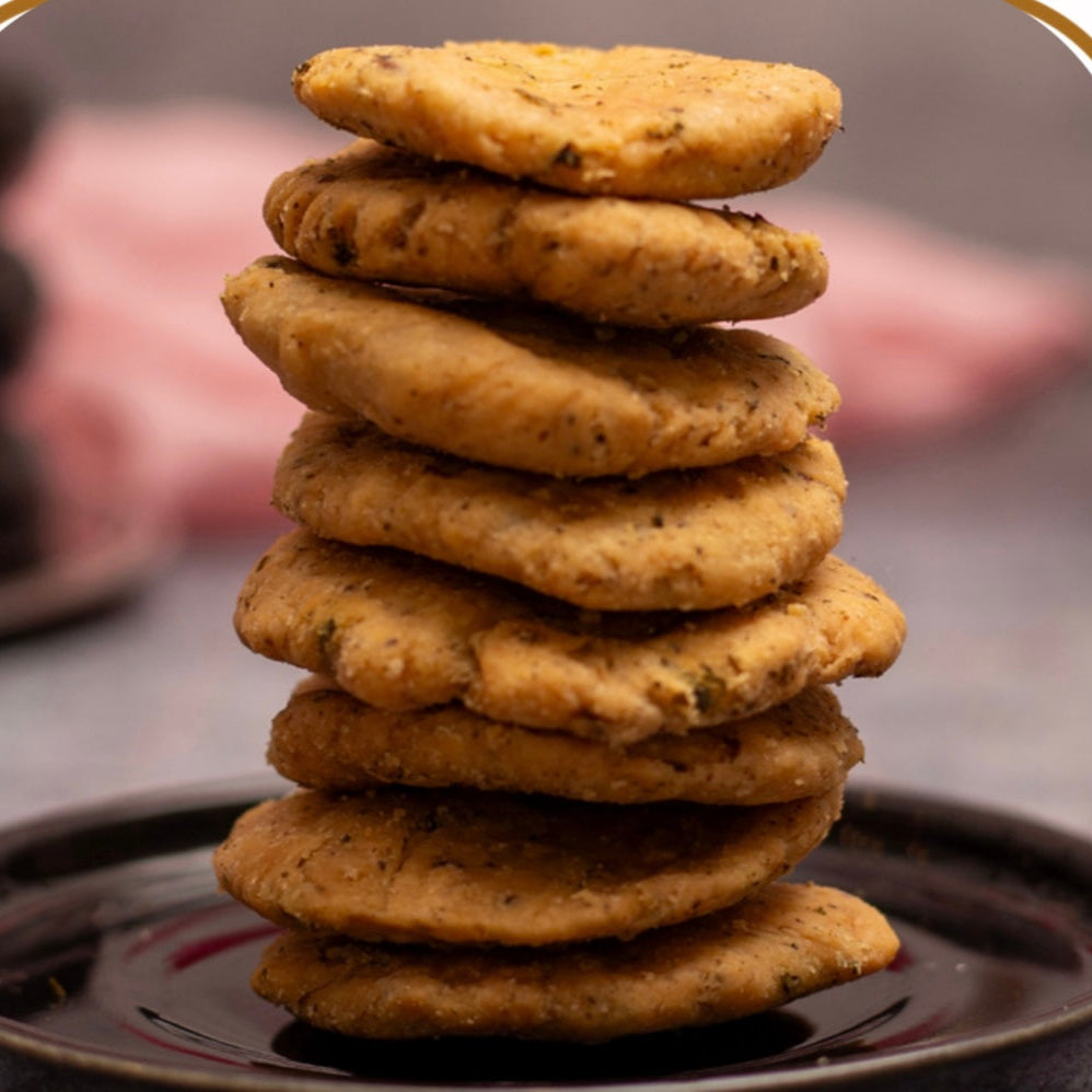 Achari Mathri (250 gms)